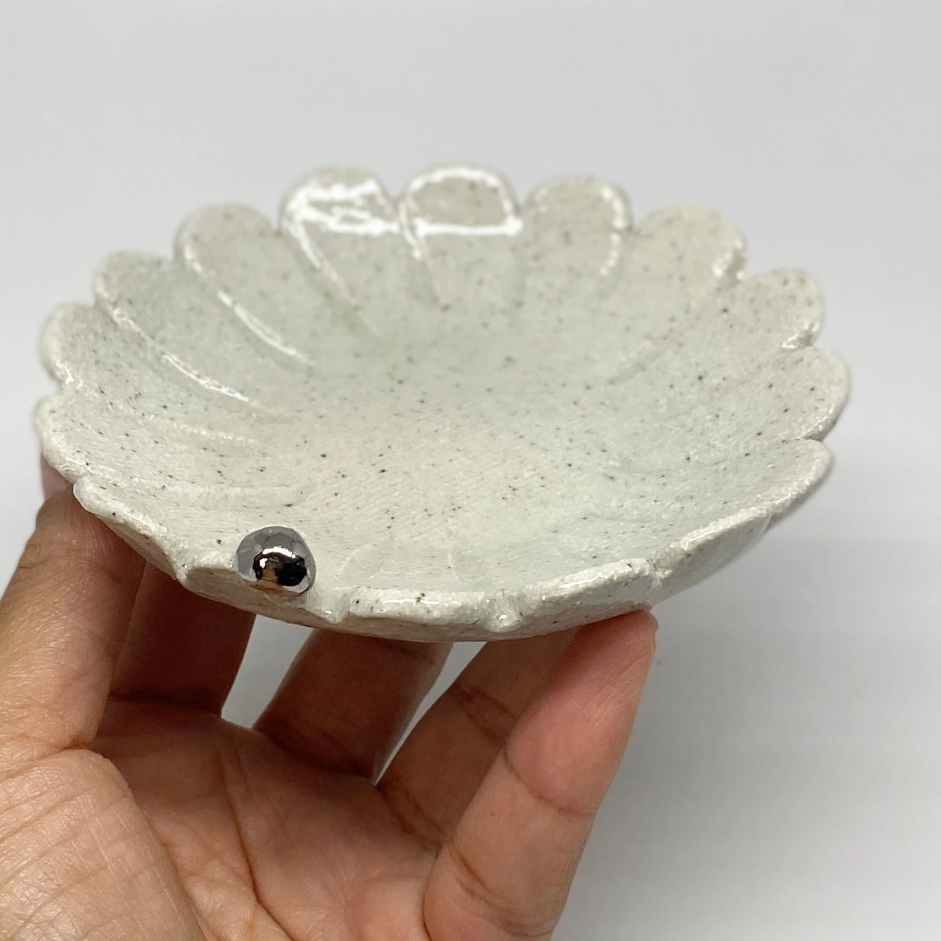 Bridget Bodenham - White Flower Dish Silver Pearl Gifts 4 Bridget Bodenham - White Flower Dish Silver Pearl Gifts