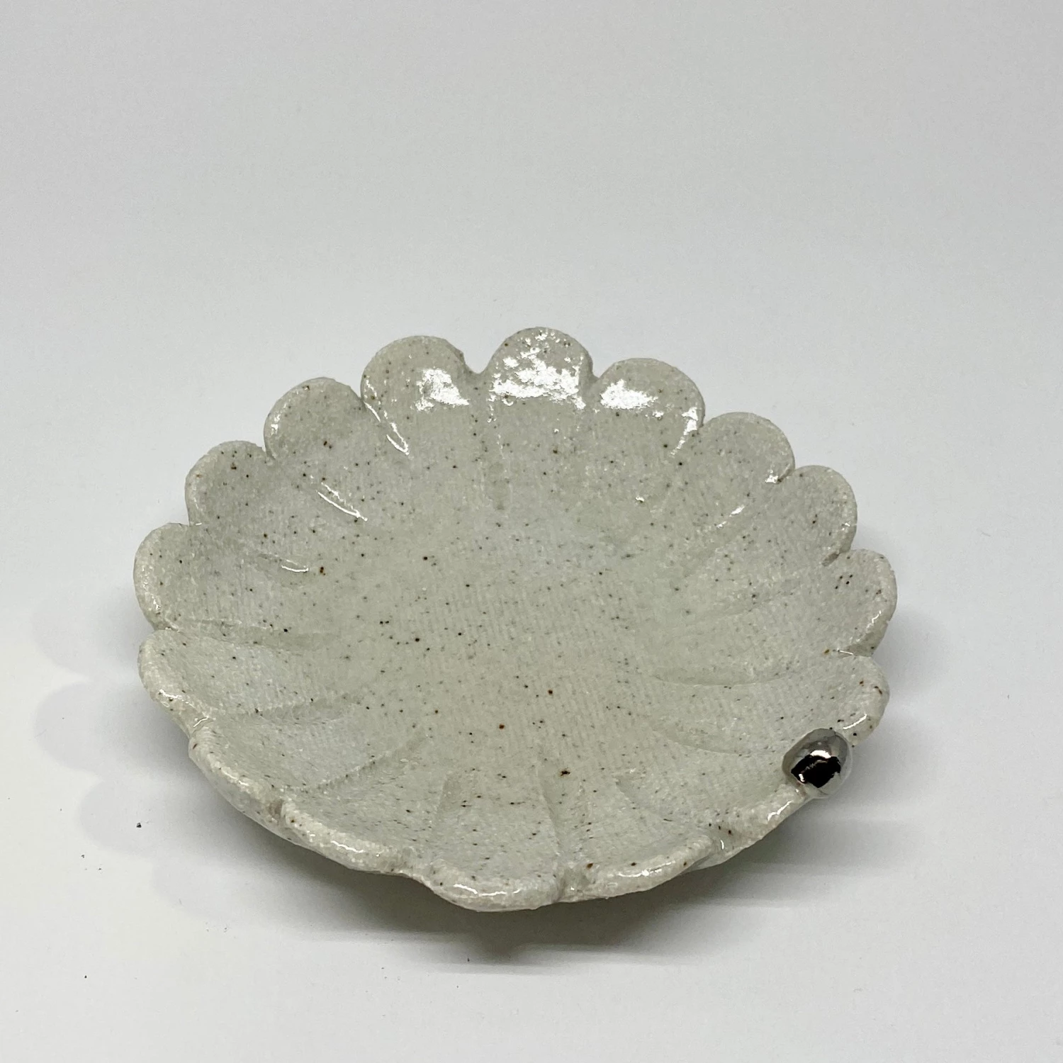 Bridget Bodenham - White Flower Dish Silver Pearl Gifts 3 Bridget Bodenham - White Flower Dish Silver Pearl Gifts
