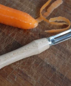 Scout Classic Beech Vegetable Peeler Homewares